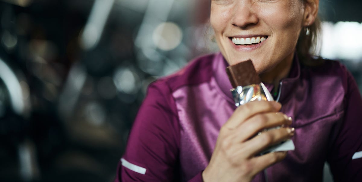 I ate a protein bar every day and this is what happened to my body