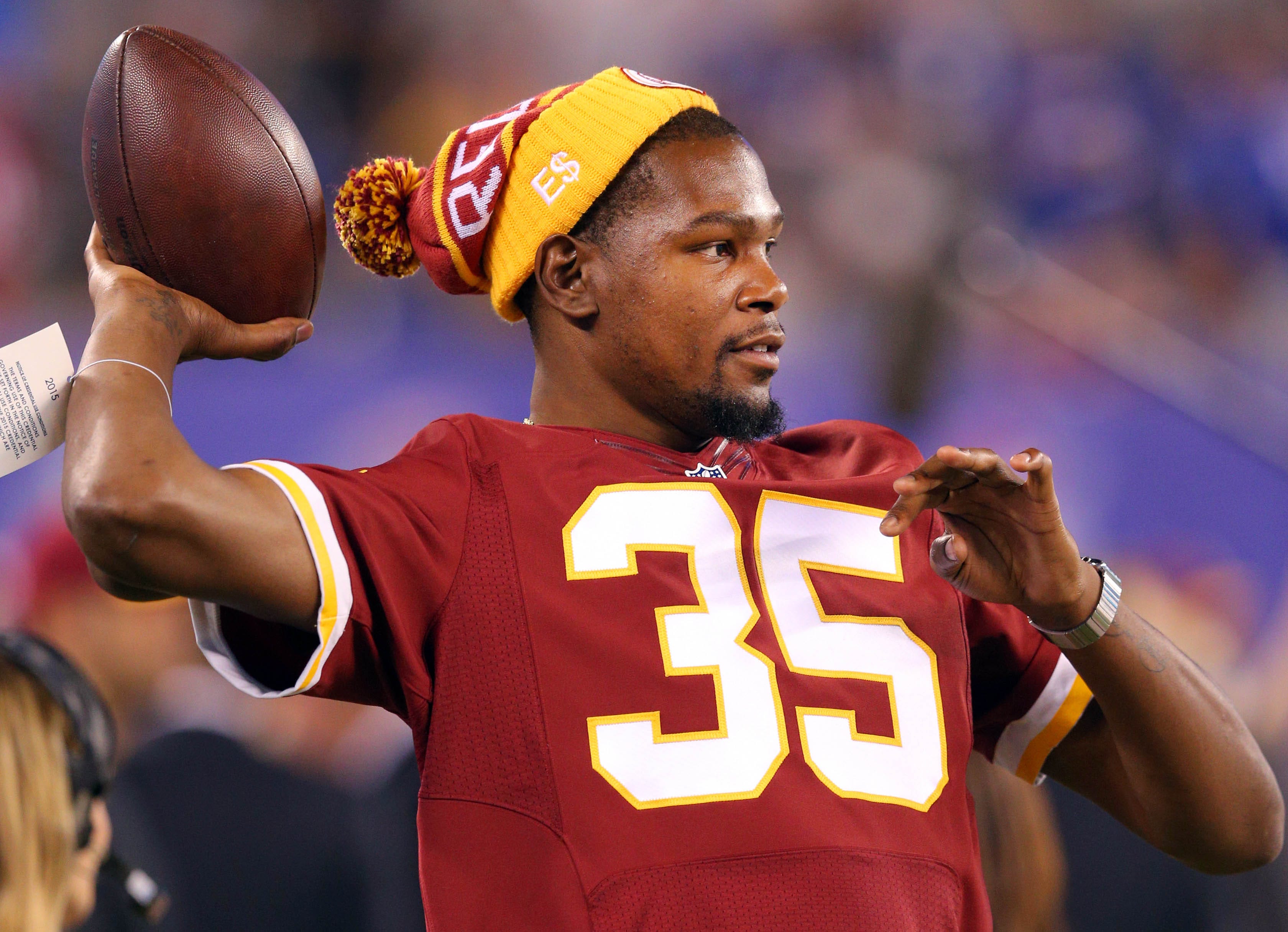 NBA star Kevin Durant defends Chiefs #39 Patrick Mahomes against critics