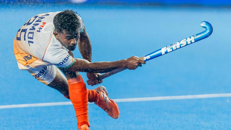 Inspirada por los héroes del hockey parisino, India se asegura el tercer puesto con una remontada sobre Argentina.