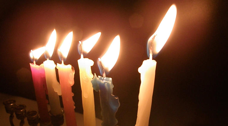 Prayer before hanukkah