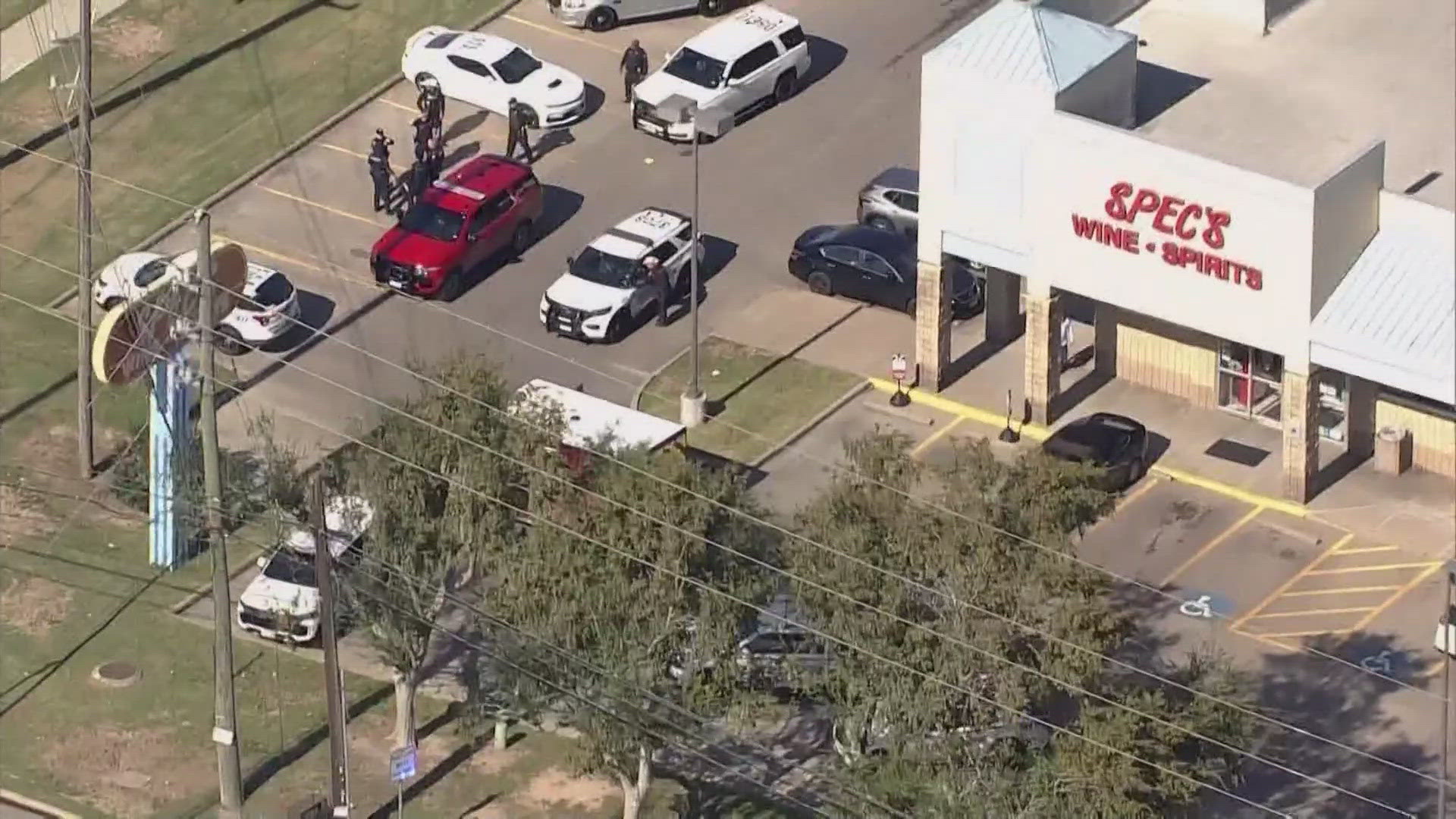 Chase in northwest Harris County ends in crash at busy intersection