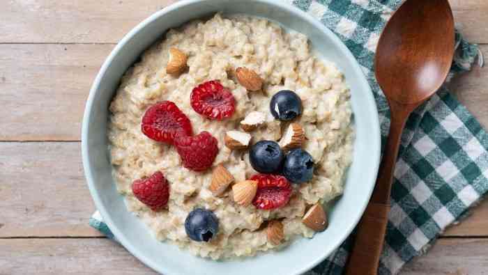 4 Alasan Oatmeal Jadi Sarapan Pilihan untuk Kesehatan Jantung dan Gula Darah
