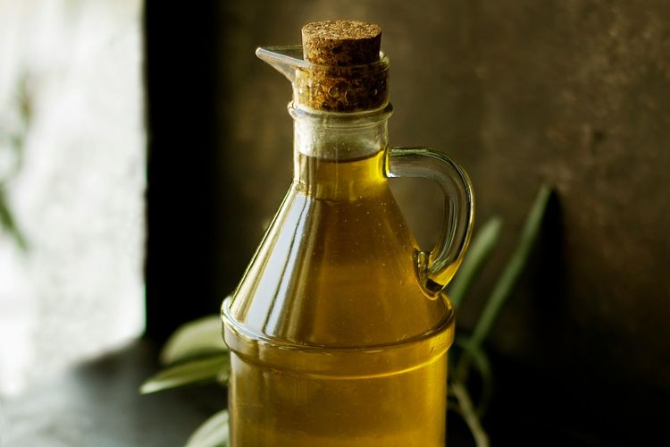 Cara Menyimpan Minyak Goreng dengan Benar Tanpa Bau Tengik
