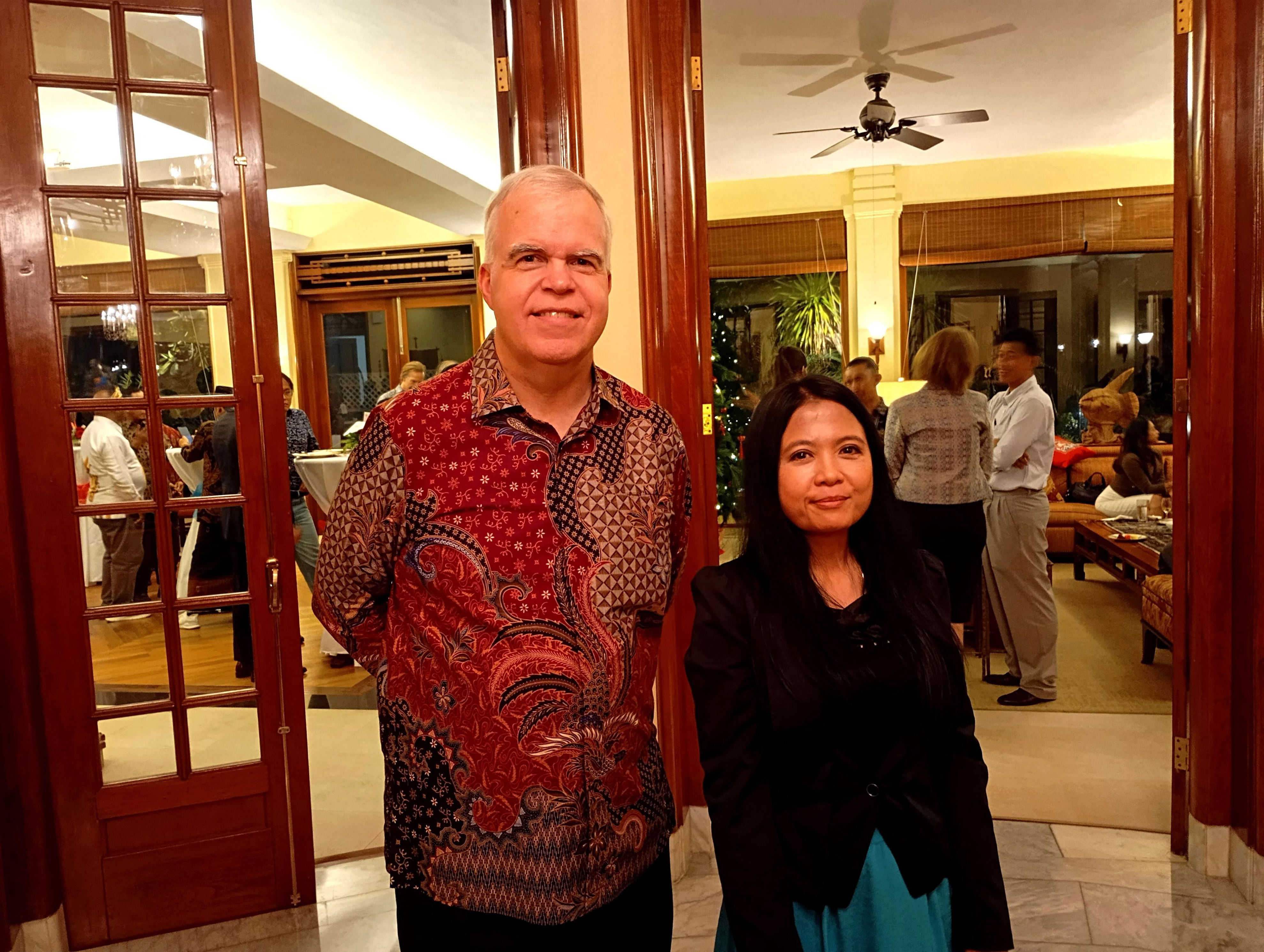 Peran Alumni IVLP sebagai Ahli Amerika dalam Hubungan AS-Indonesia