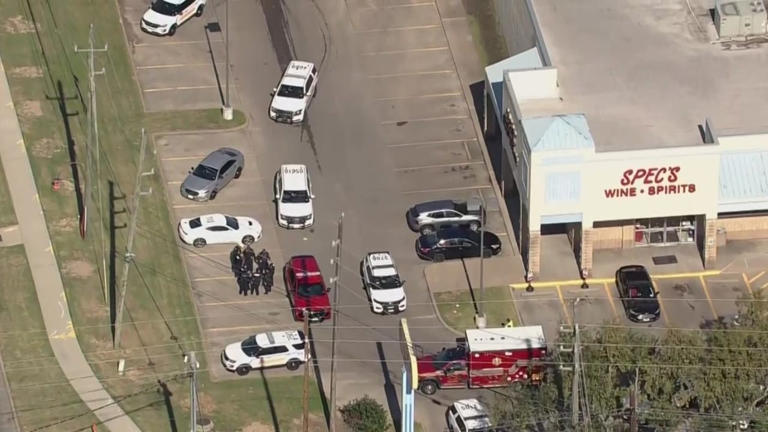 Chase suspect arrested after crash in northwest Harris County ...