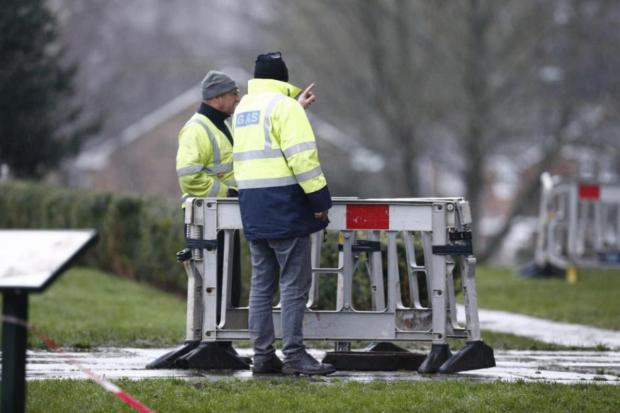 Busy Glasgow road forced to close amid ongoing gas main issues