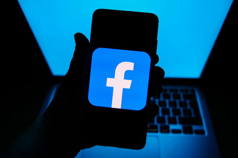 Facebook is changing to look more like Instagram — why Meta's plan ...