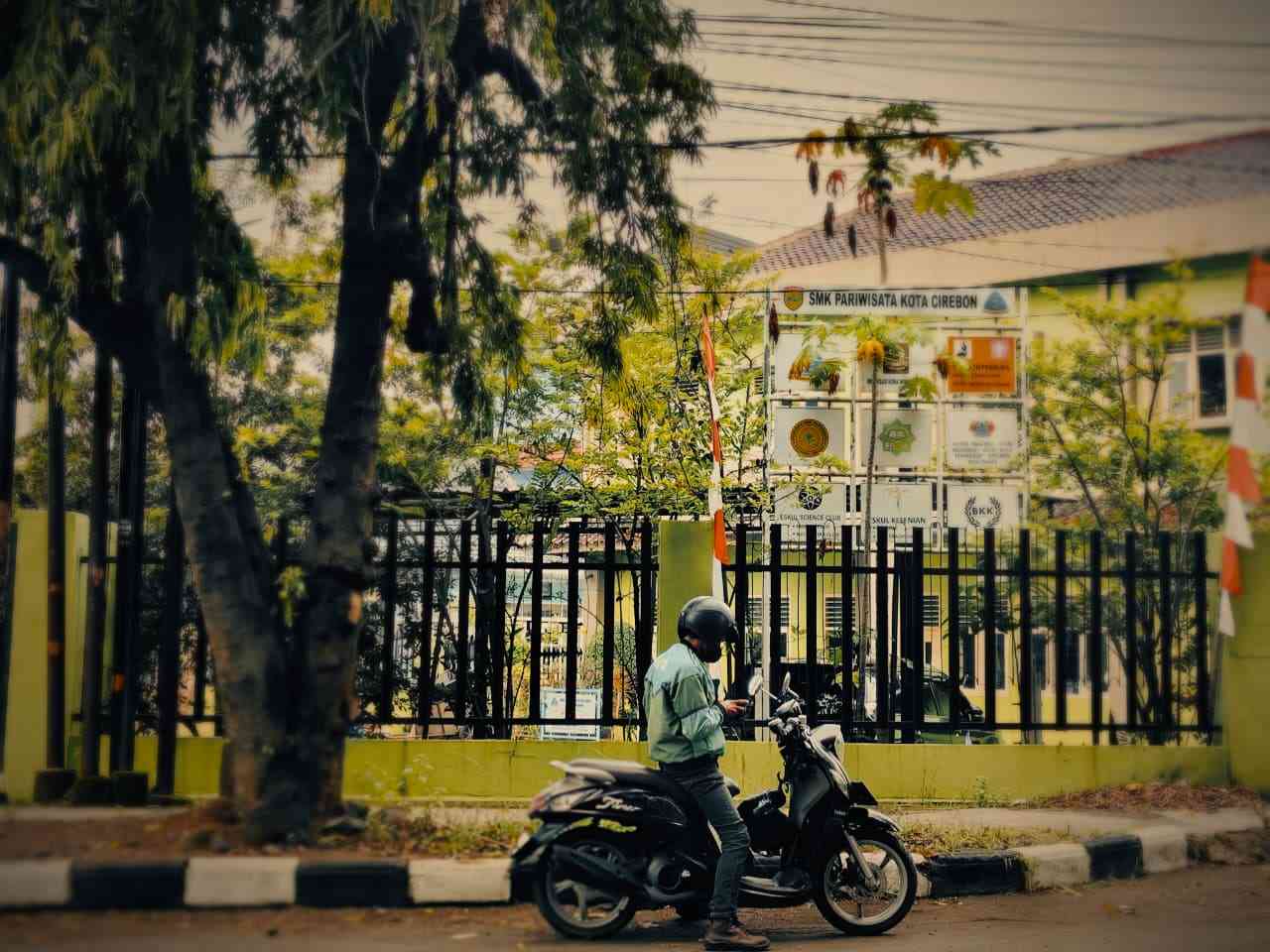 Dua Wajah dalam Satu Hari: Seni Memisahkan Peran Kelas dan Titik Jemput