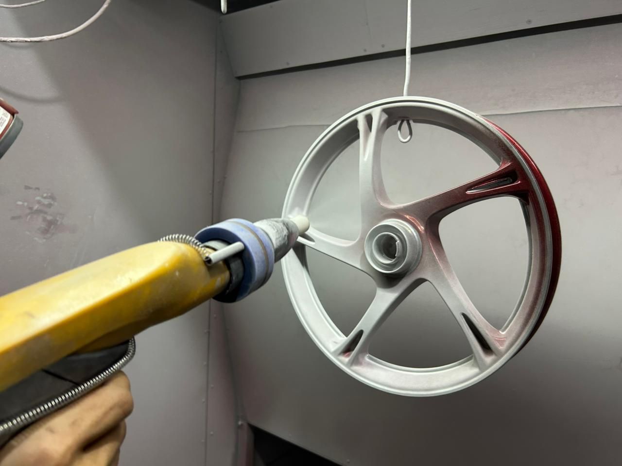 Lebih Kuat dari Cat, Ini Harga Powder Coating Velg Motor Matic