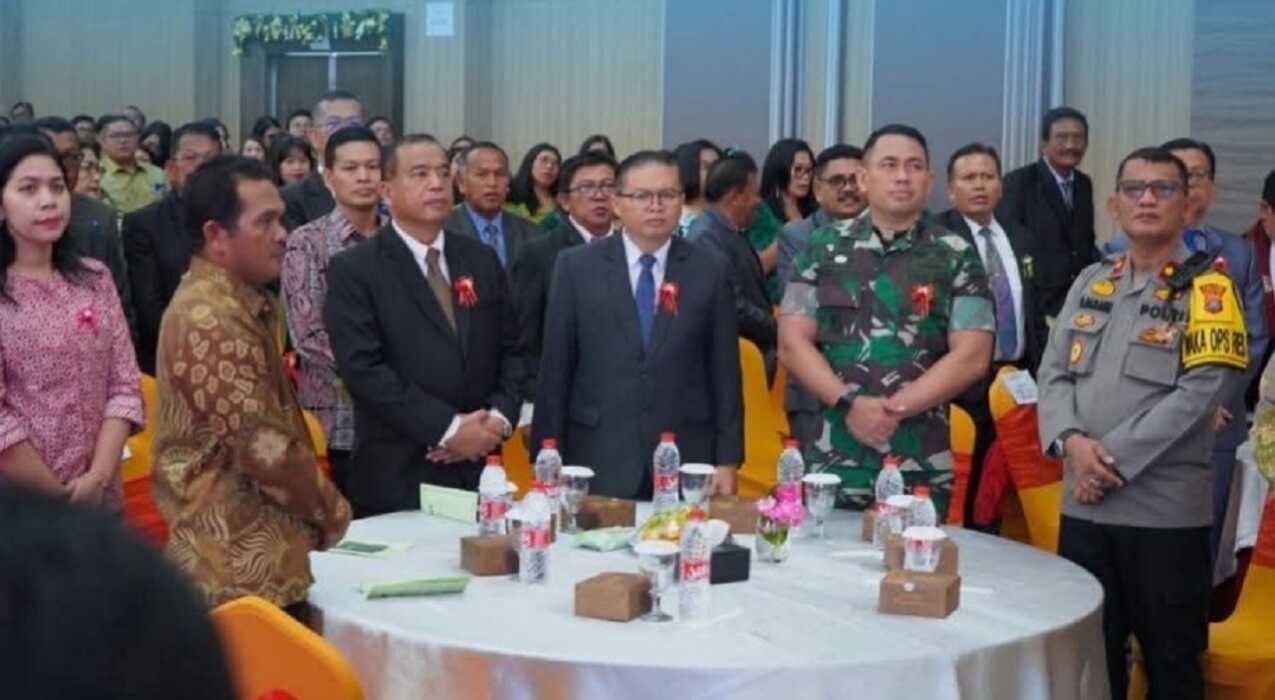 Bupati Hadiri Perayaan Natal Bersama