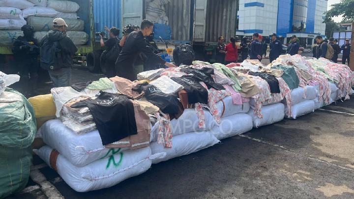 Bea Cukai Akan Salurkan Pakaian Ilegal ke Korban Bencana