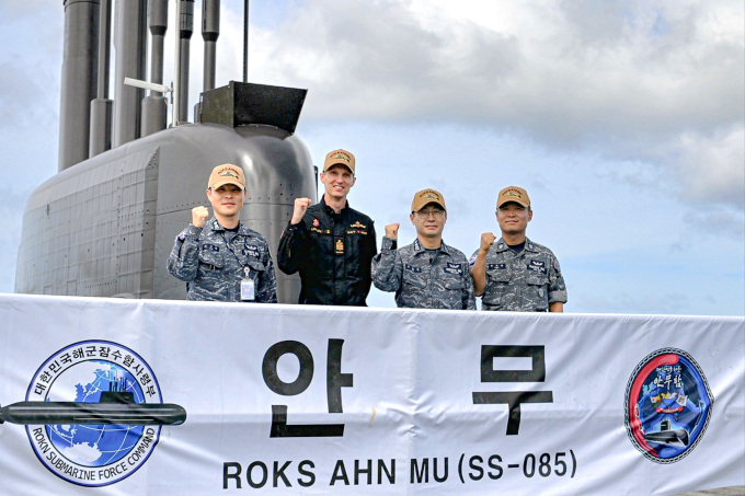 캐나다 해군, 도산안창호급 '안무함' 탑승