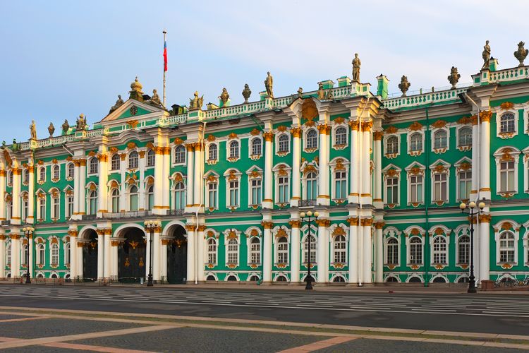 Pasar Soviet di St Petersburg Kebakaran, 100 Orang Dievakuasi