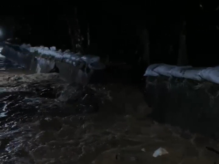 Ratusan rumah di Semarang terendam banjir akibat talut Sungai Plumbon pecah