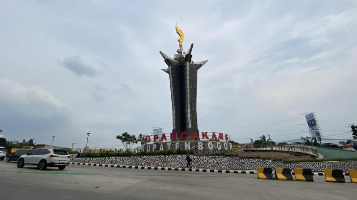 Kujang Raksasa di Tugu Pancakarsa Bogor Membuat Warga Terkagum-kagum