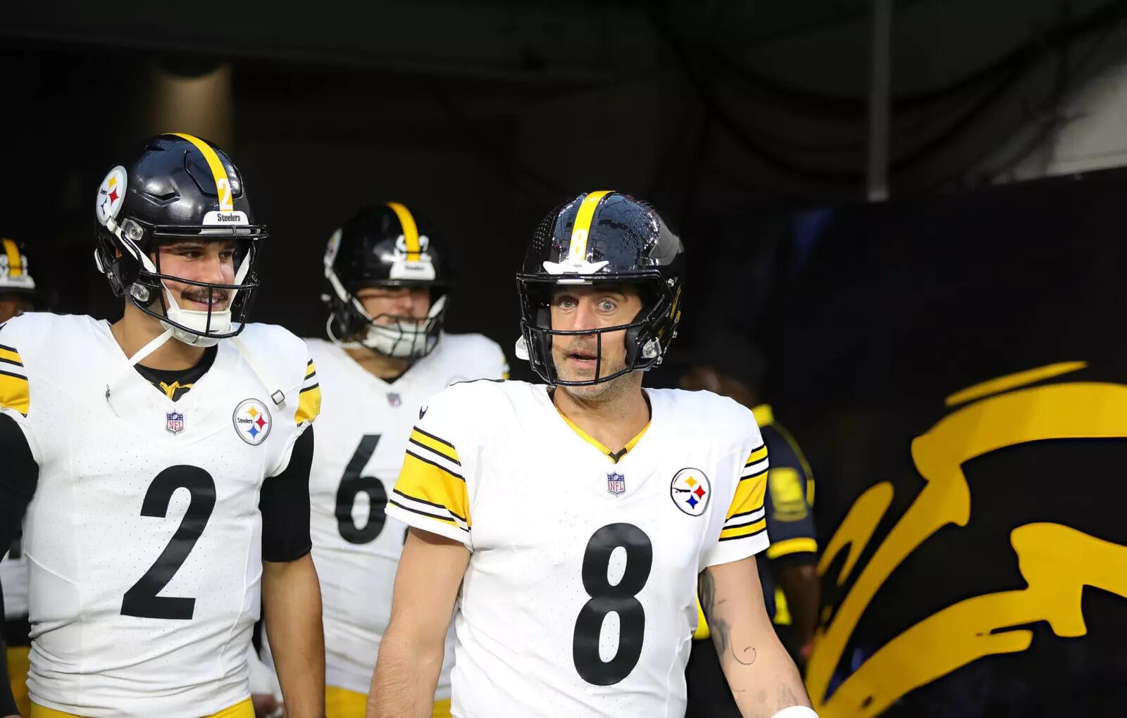 Did Aaron Rodgers and Mason Rudolph really kiss after the Pittsburgh ...