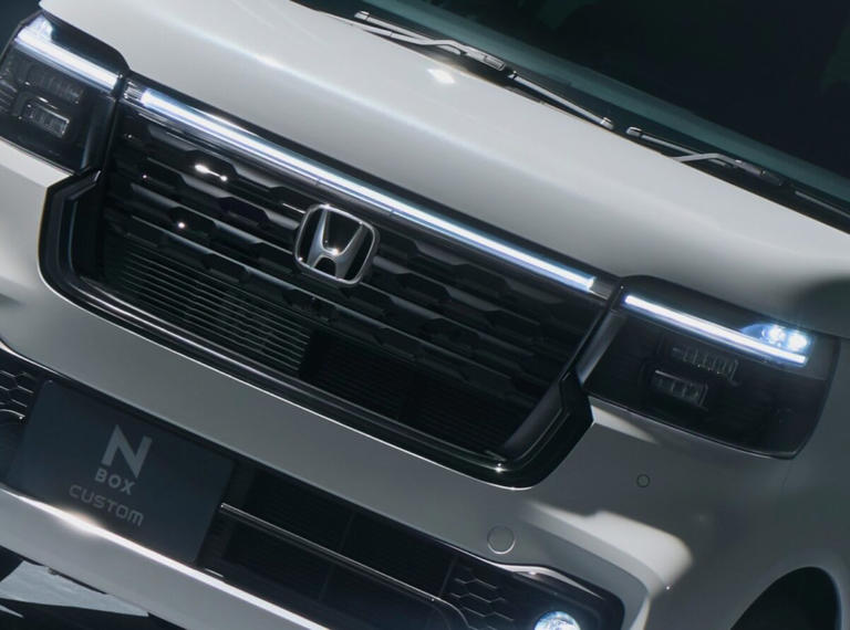 ホンダ「N-BOX CUSTOM」に特別仕様車「BLACK STYLE」登場! 内外装