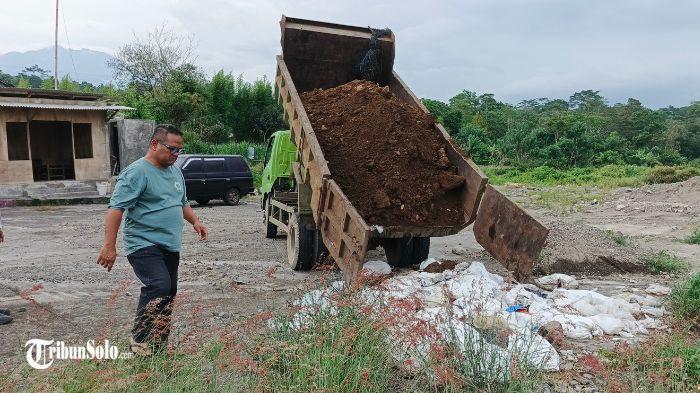 Teror Limbah Ayam Busuk di Jelok Boyolali, Dibuang Sembarangan dan Berserakan
