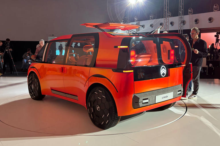 Citroen rethinks small cars with tiny six-seat supermini