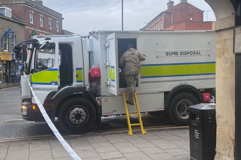 Bomb squad called to assess town hall artillery shell