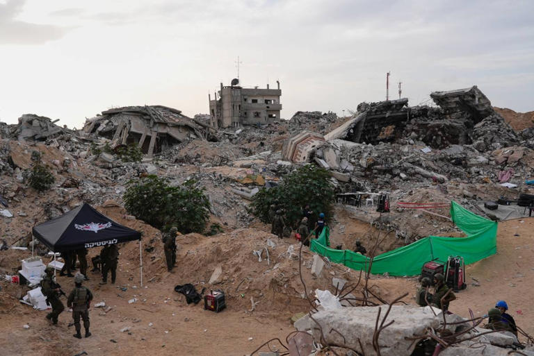 Hamas proposes weapons 'freeze' in return for long-term truce – leader