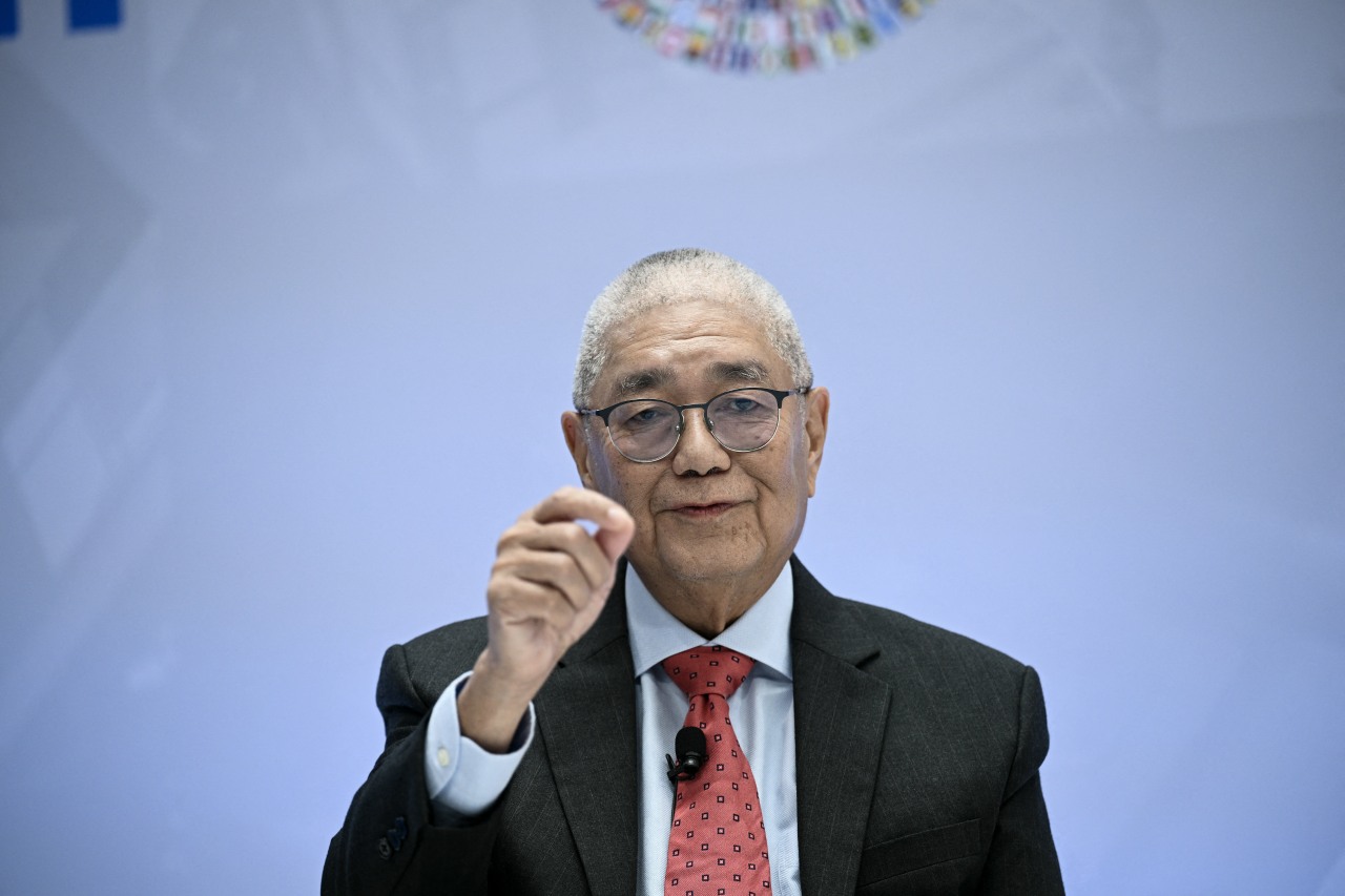 Philippine Central Bank cuts rates again as headwinds mount