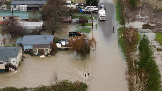 Pacific Northwest flooding: Atmospheric river overwhelms multiple ...