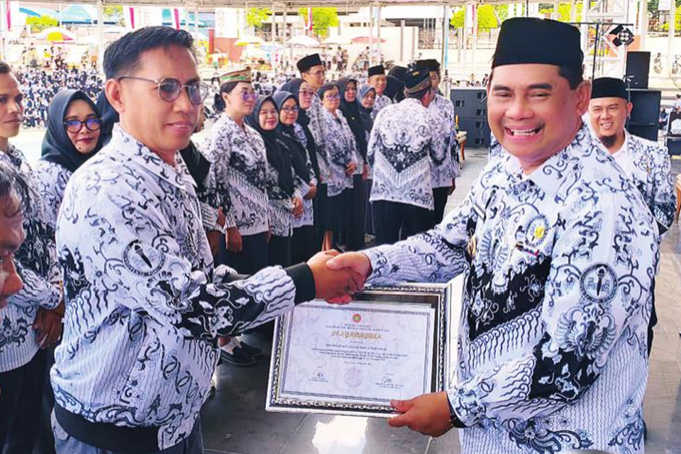 Peran Guru yang Tak Tergantikan dalam Membentuk Karakter Generasi