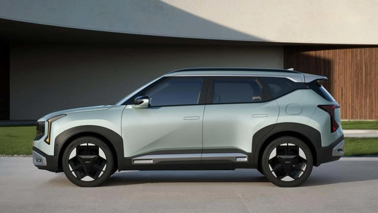 2027 Kia Seltos revealed: New look, familiar engines