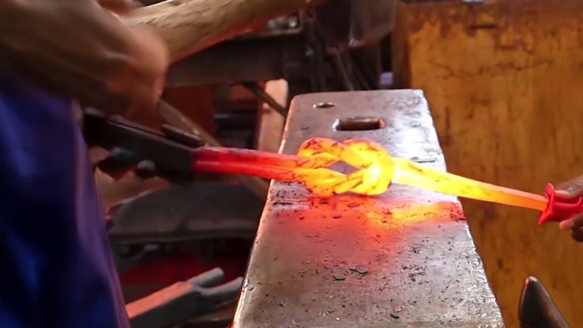 Hook of the week: Forged square knot