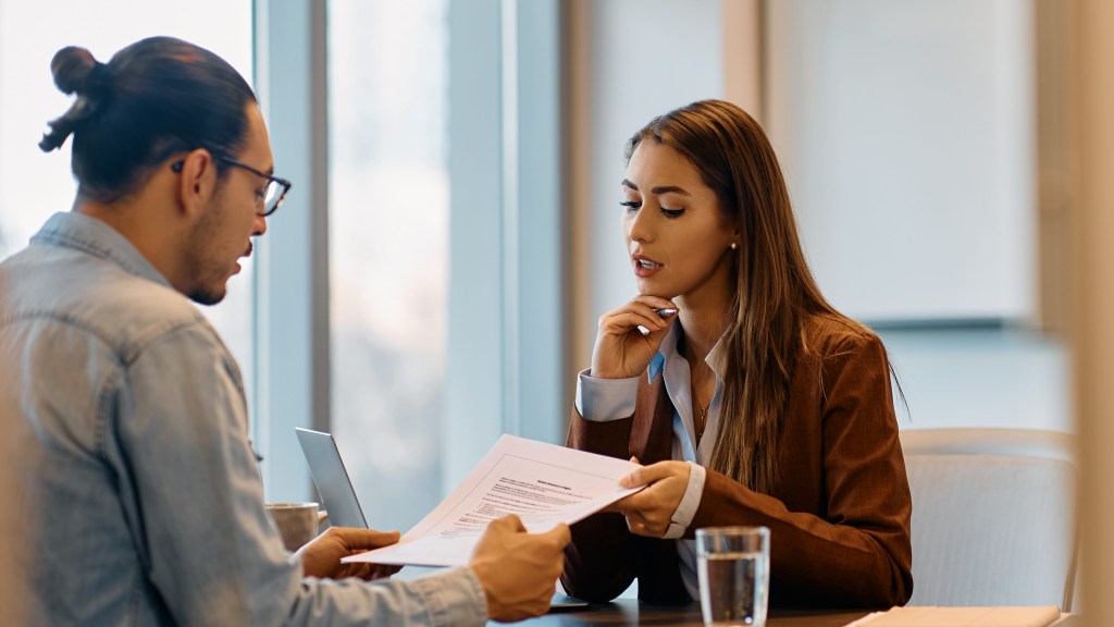 6 Most Common Lies People Tell On Their Résumé To Land A Job