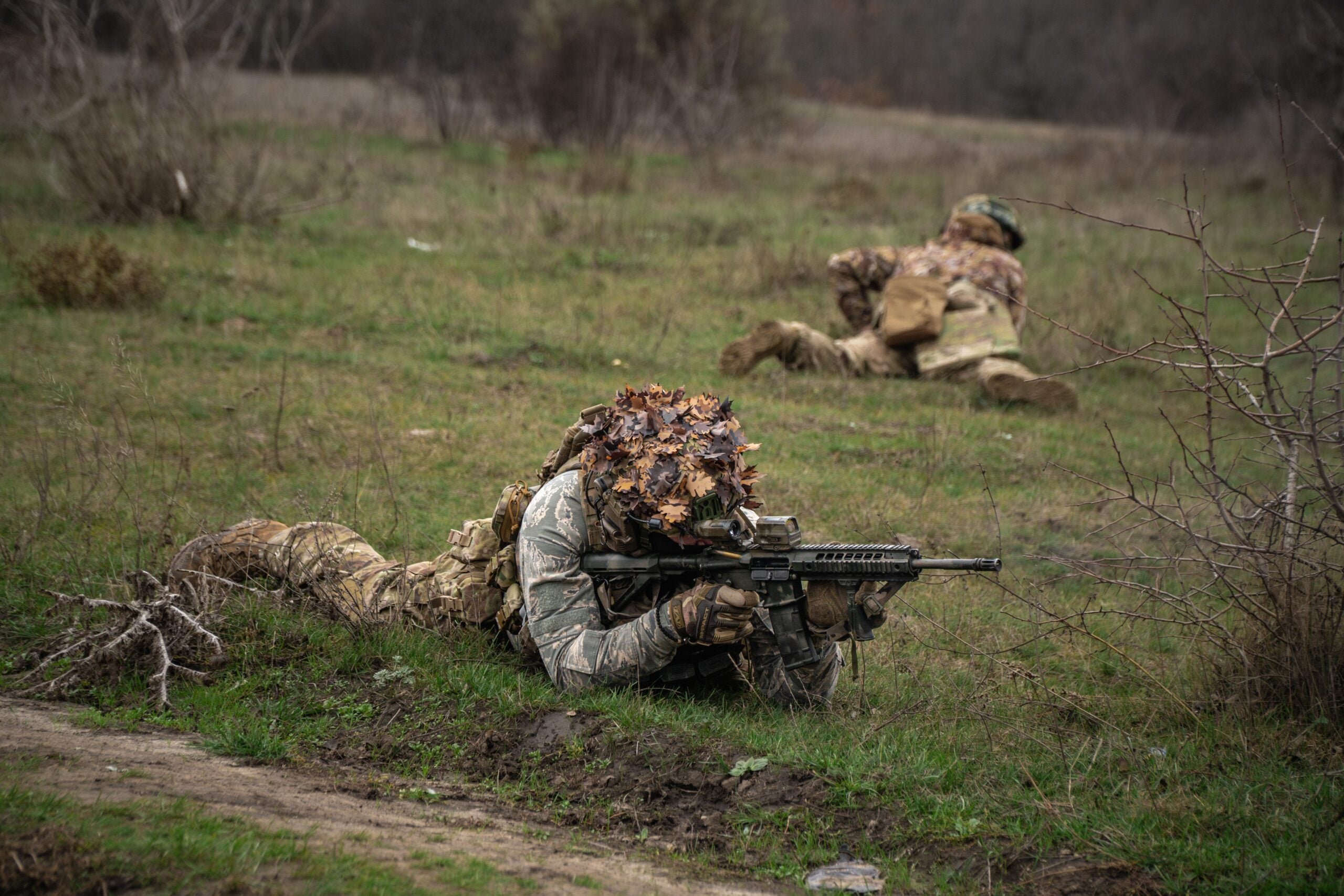 Mit israelischer Technologie sollen Gewehre automatisch Drohnen abschießen können.