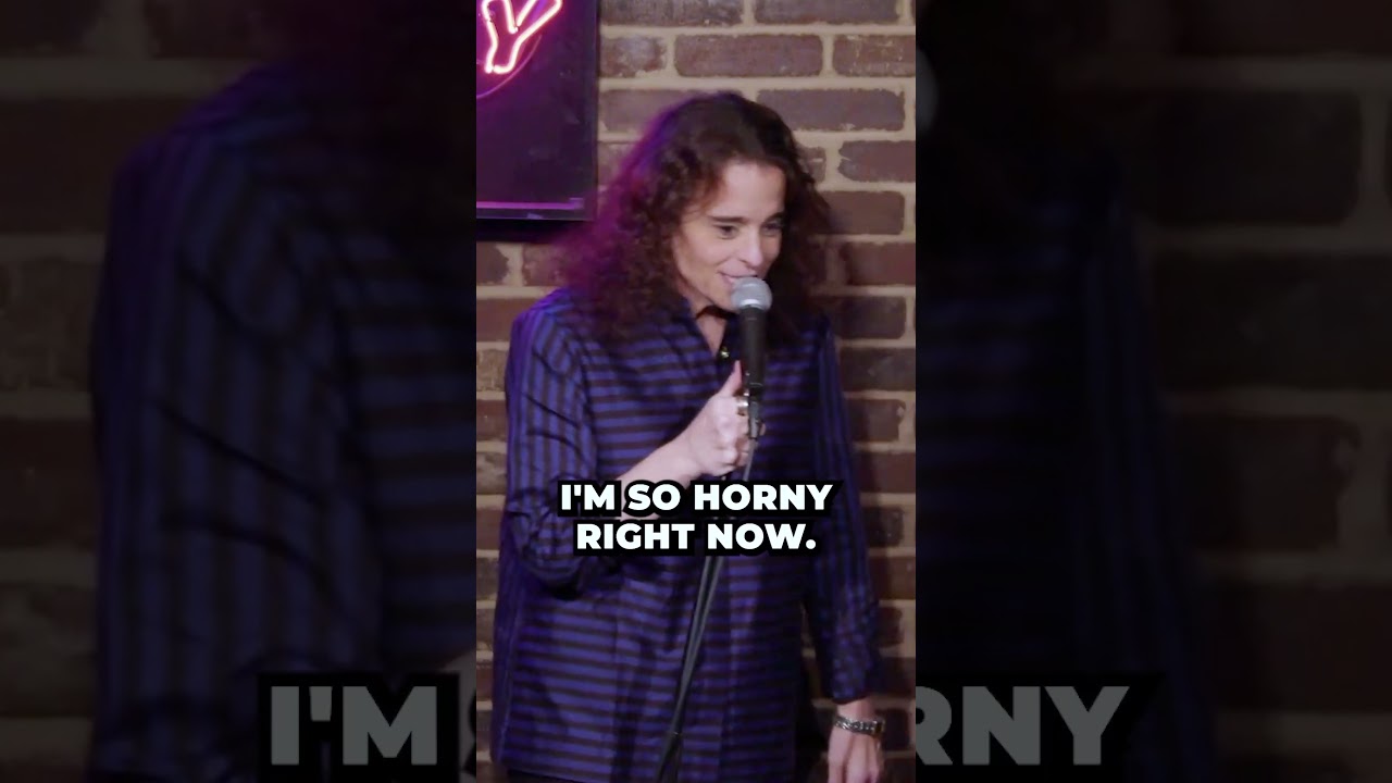 Watch a stand-up comedian call out clueless fans in the front row