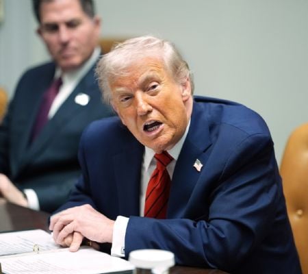 Trump asegura que "no descarta" la posibilidad de una guerra con Venezuela
