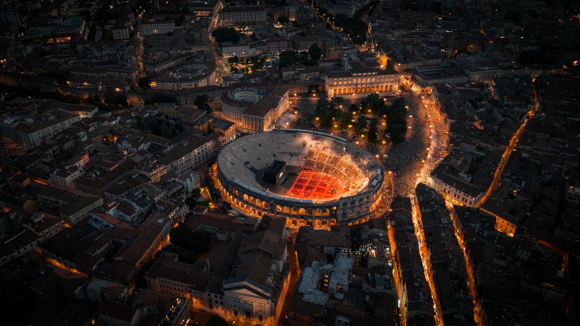 Stunning drone views of Verona's Roman amphitheater - Worldwide
