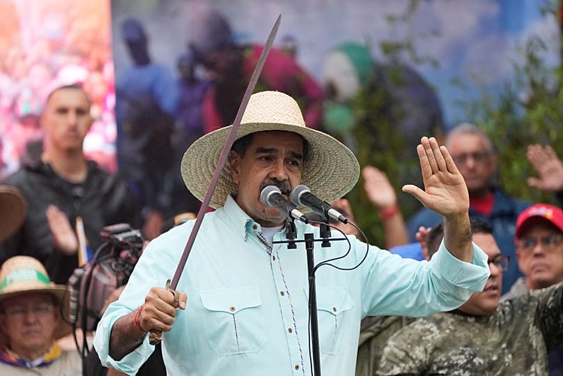 O presidente Nicolas Maduro discursa para apoiantes em Caracas, Venezuela, na quarta-feira, 10 de dezembro de 2025. Ariana Cubillos/ AP