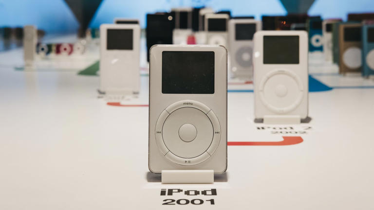 Apple made a working virtual iPod to mark the player's 25th anniversary