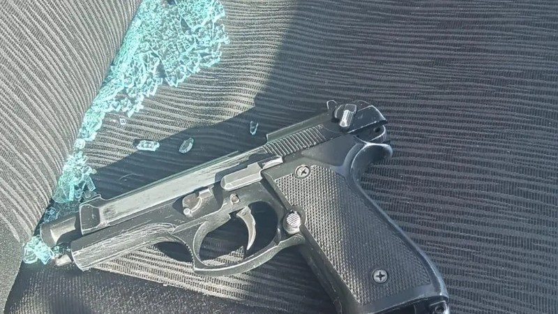 Two suspected business robbers shot dead by police in Florida