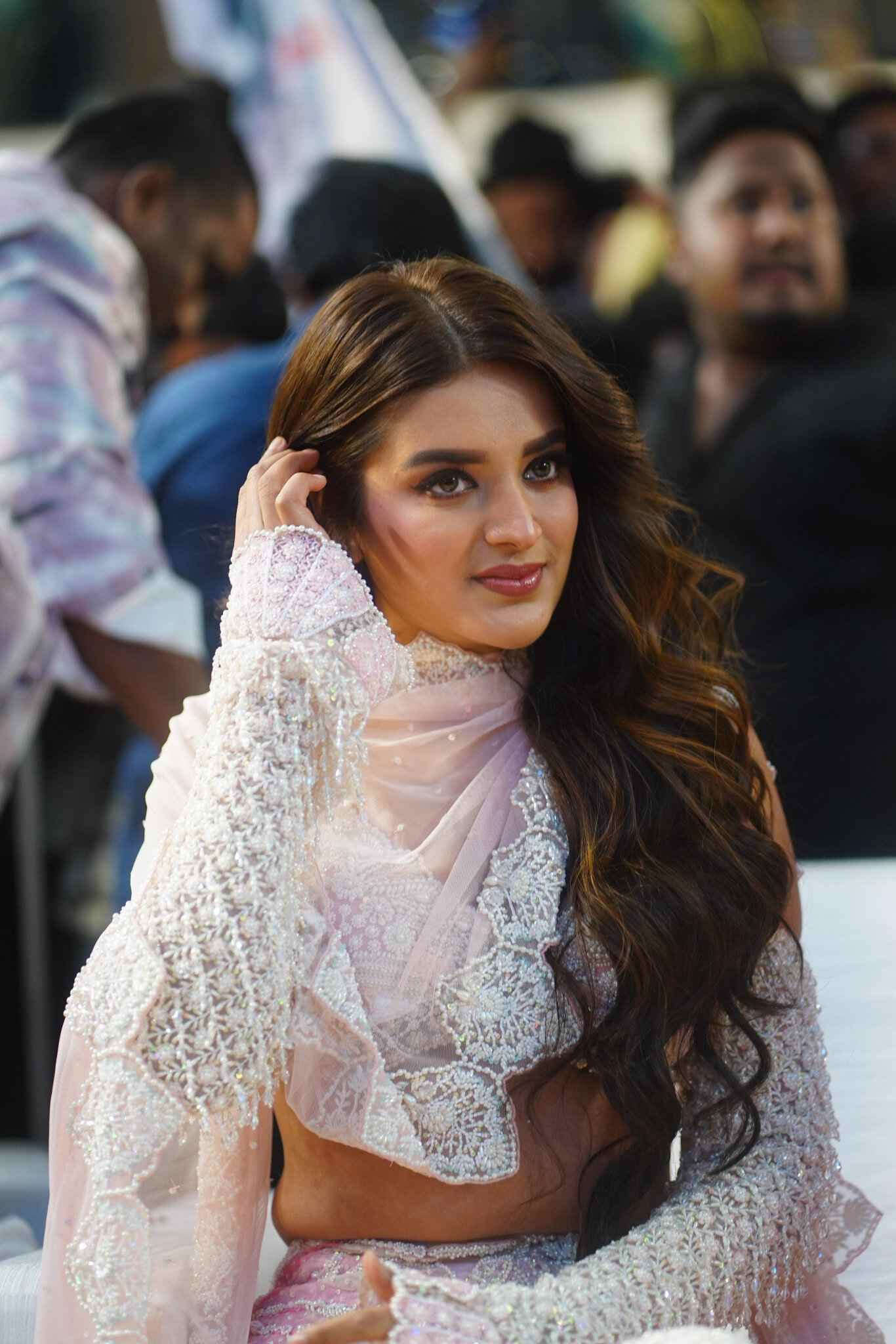 Scary video: Nidhhi Agerwal mobbed by fans at the Raja Saab event