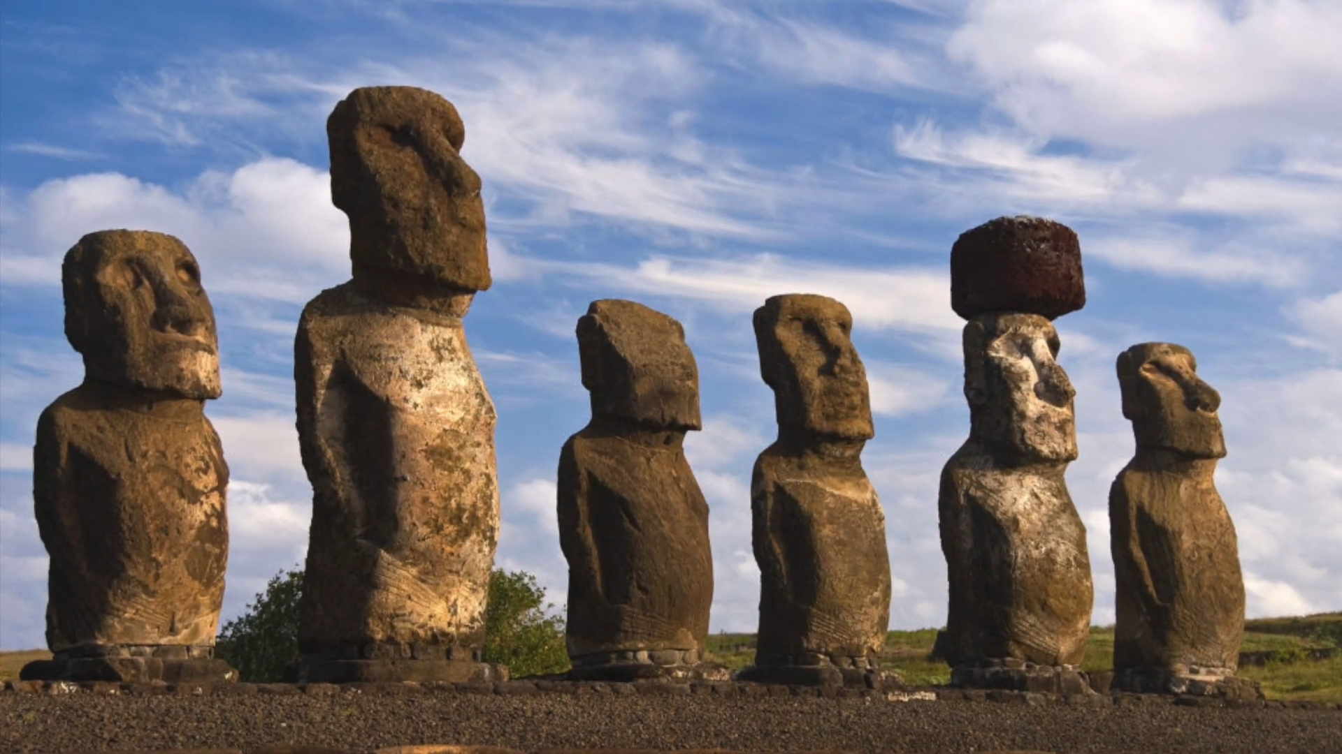 The forgotten carvings hiding on the backs of Easter Island's moai
