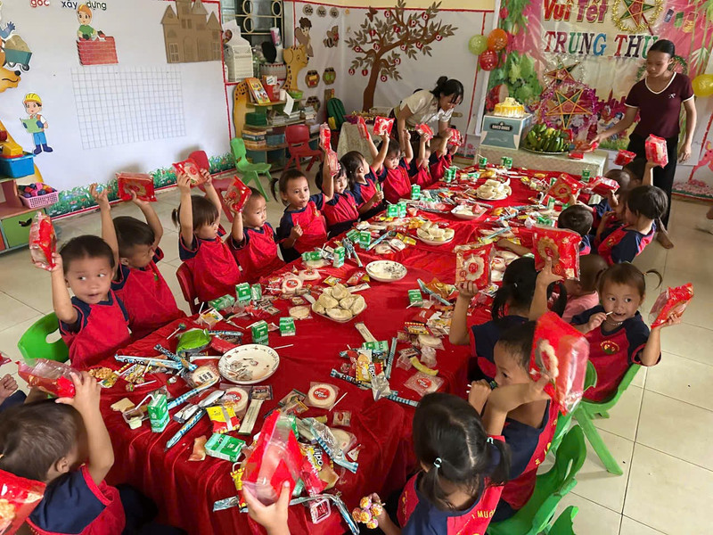 Trên những nẻo đường gieo chữ: Hành trình 15 năm bám bản của cô giáo Lia