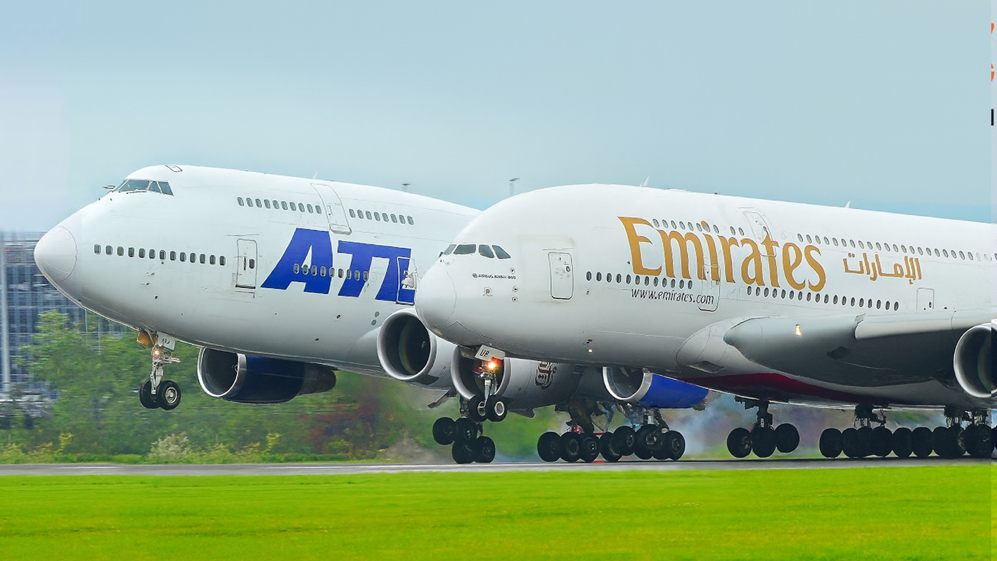 Giant jets touch down in perfect slow motion