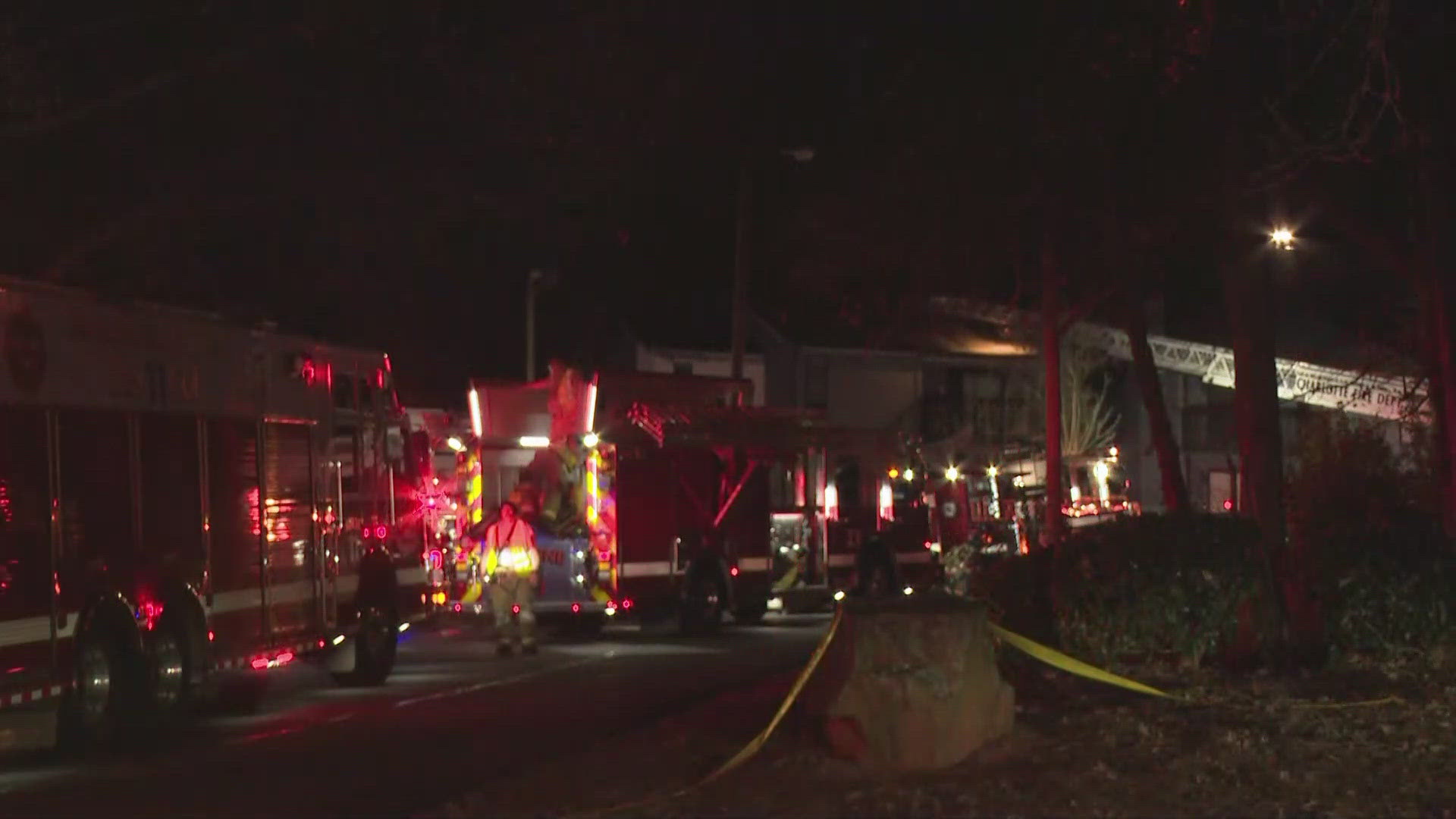 Crews control 2-alarm fire at east Charlotte apartment complex