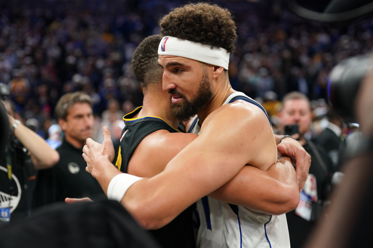 Steph Curry, Klay Thompson's pregame interaction grabs attention