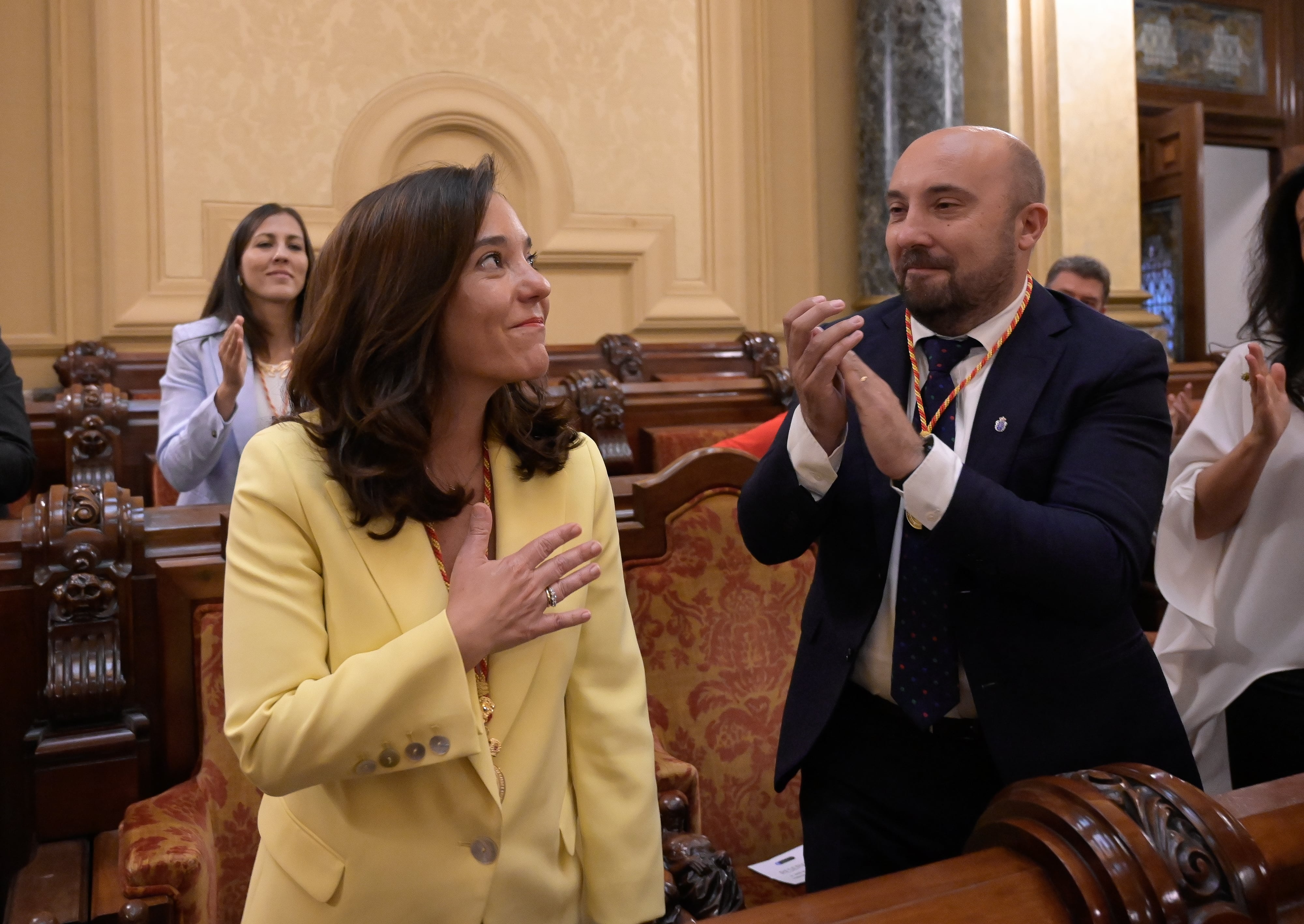 Dos exconcejalas denuncian a la alcaldesa de A Coruña por acoso laboral ...