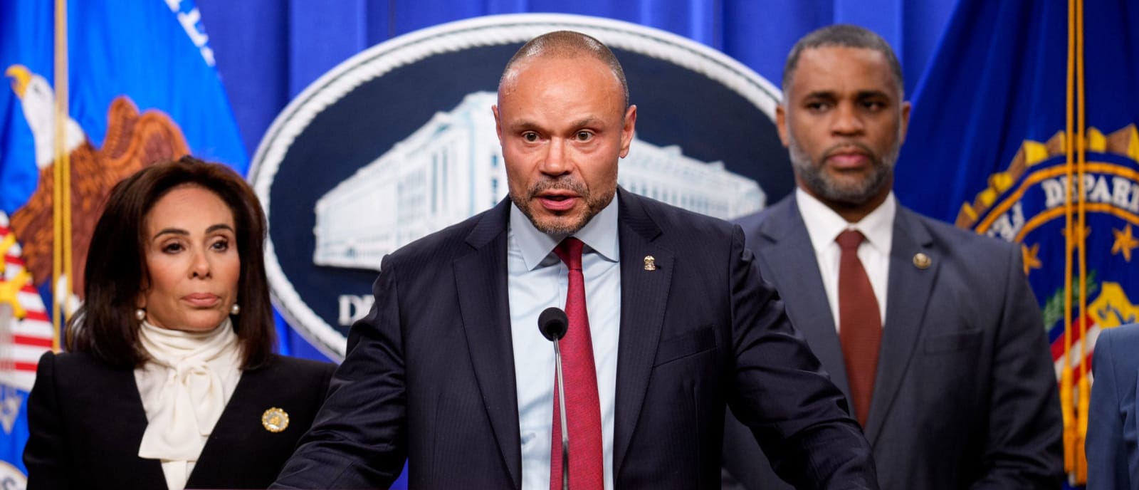 MS Now reporter says Dan Bongino gave her pot shot on his way out the door<br><br>