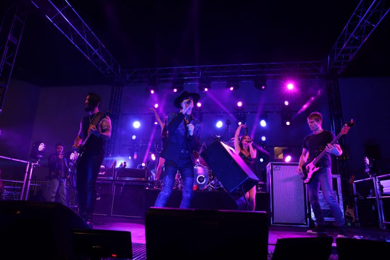 Jane’s Addiction officially breaks up following a tumultuous year