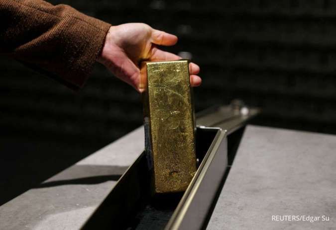 Harga emas spot naik 64% sepanjang 2025