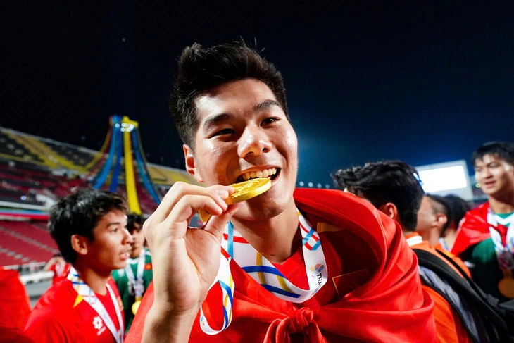 U22 Việt Nam mang HCV SEA Games về nước vào chiều 19-12