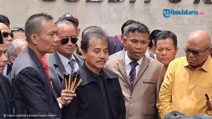Ternyata Jokowi Setuju dengan 2 Alumni Hukum UI Soal Tunjukkan Ijazah